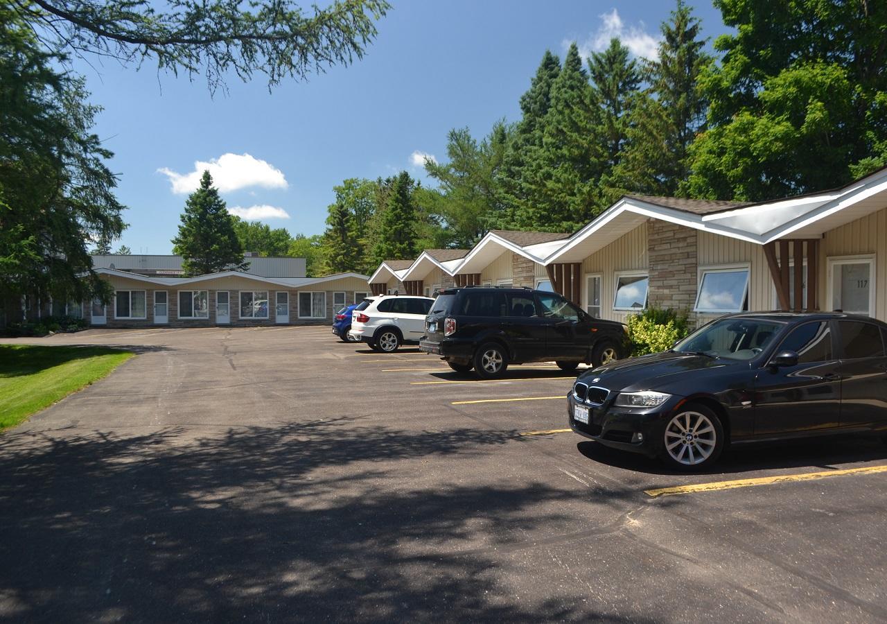 Stratford Suburban Motel Exterior foto